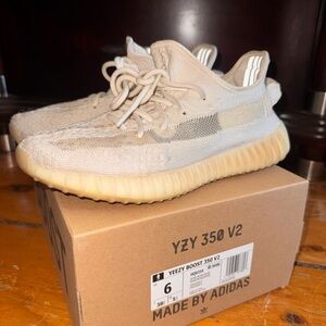 YEEZY BOOST 350 V2 BONE